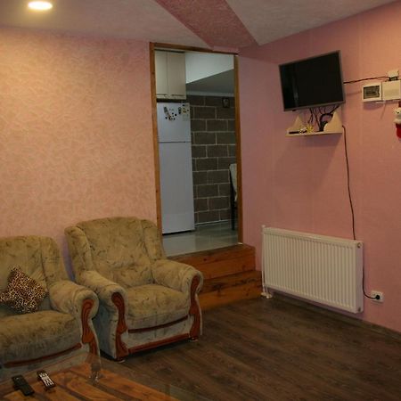 Guest House Nima Bordzjomi Buitenkant foto