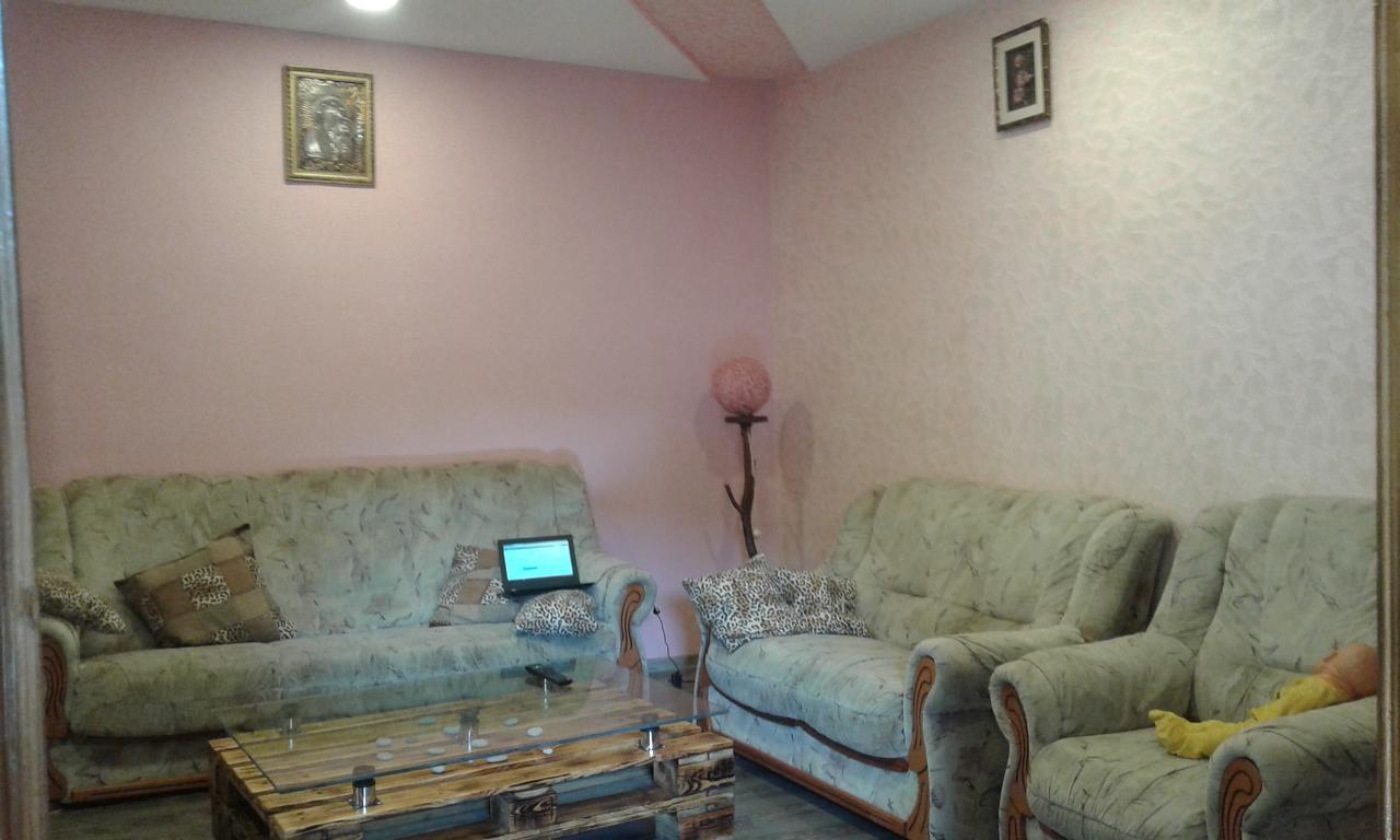 Guest House Nima Bordzjomi Buitenkant foto
