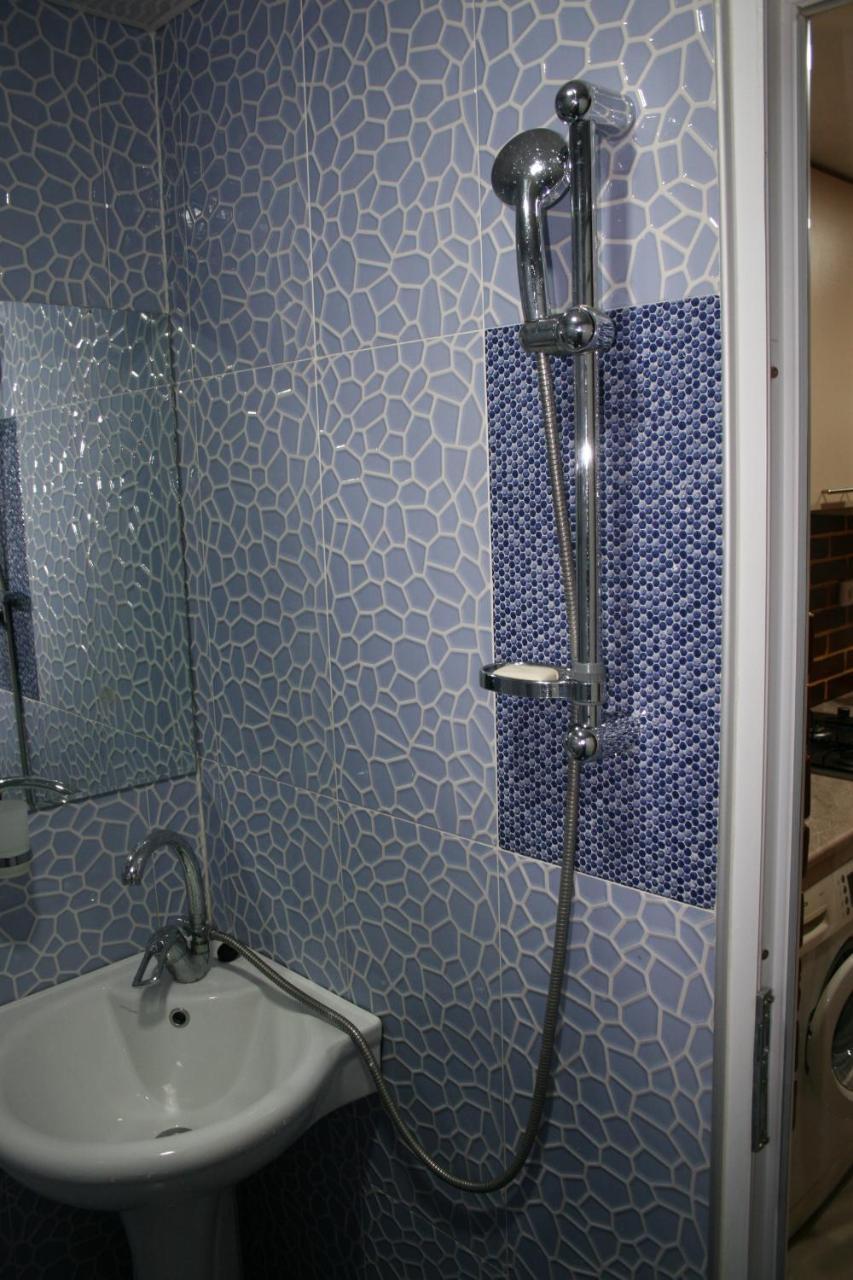 Guest House Nima Bordzjomi Buitenkant foto