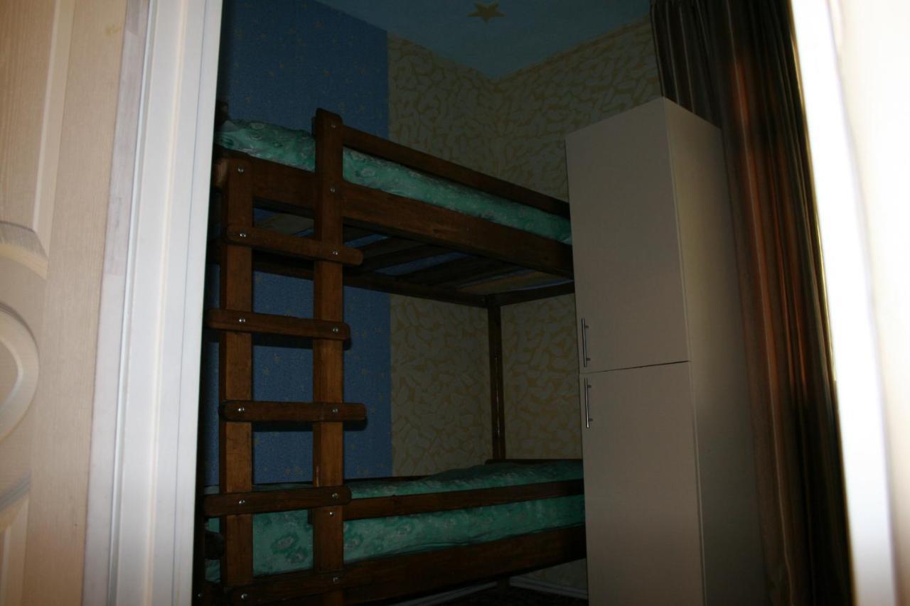 Guest House Nima Bordzjomi Buitenkant foto