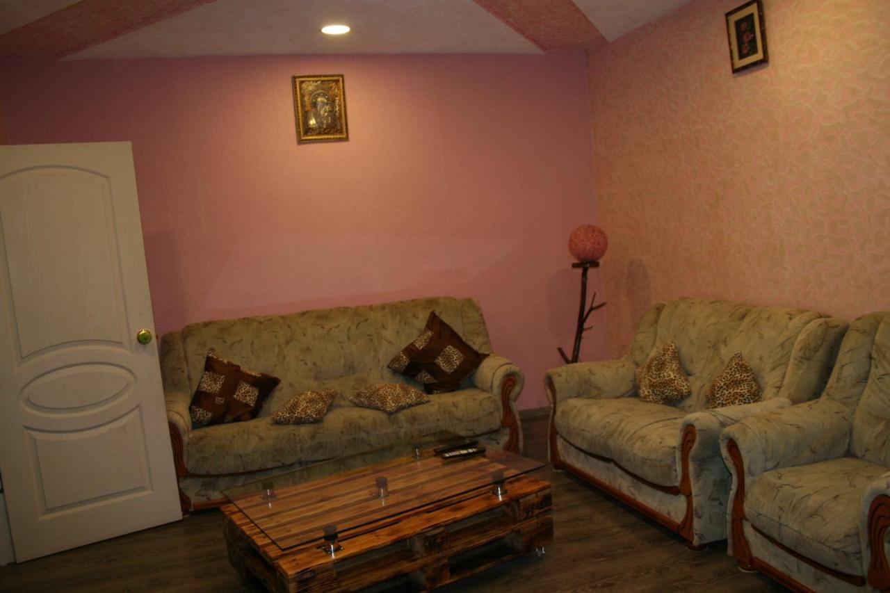 Guest House Nima Bordzjomi Buitenkant foto