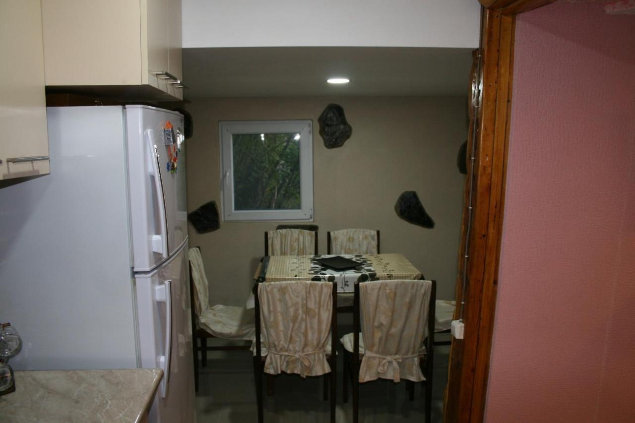 Guest House Nima Bordzjomi Buitenkant foto